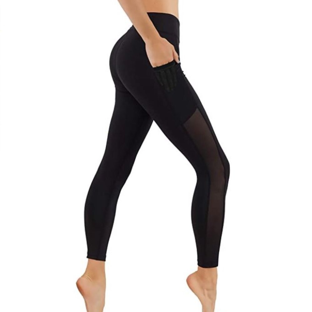 Yoga leggings with side mesh pockets
